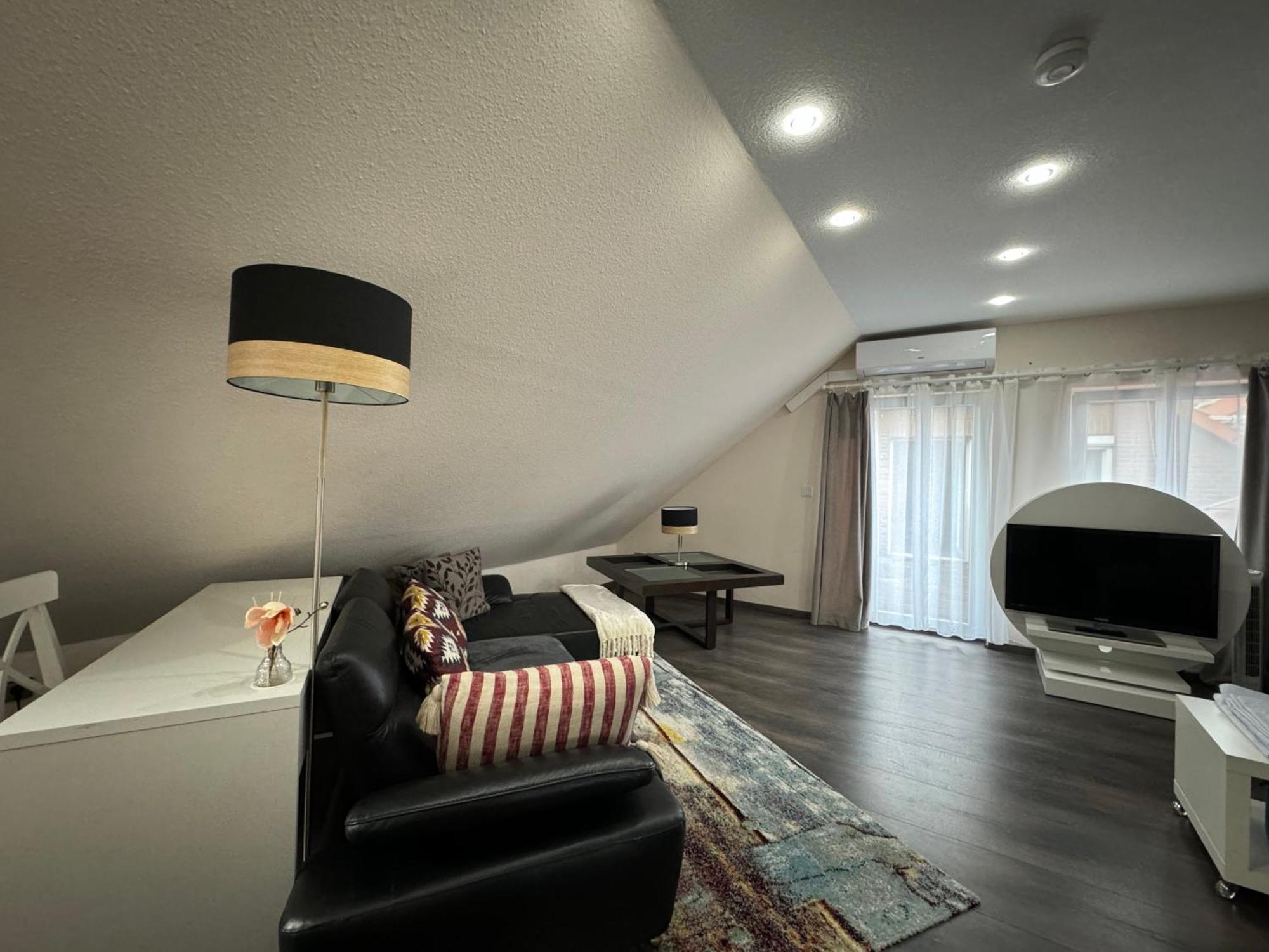 Modern House Gehrden Auf 2 Etagen, Nice Garten, Barbecue, Contactless Check-In, Free Parking ภายนอก รูปภาพ