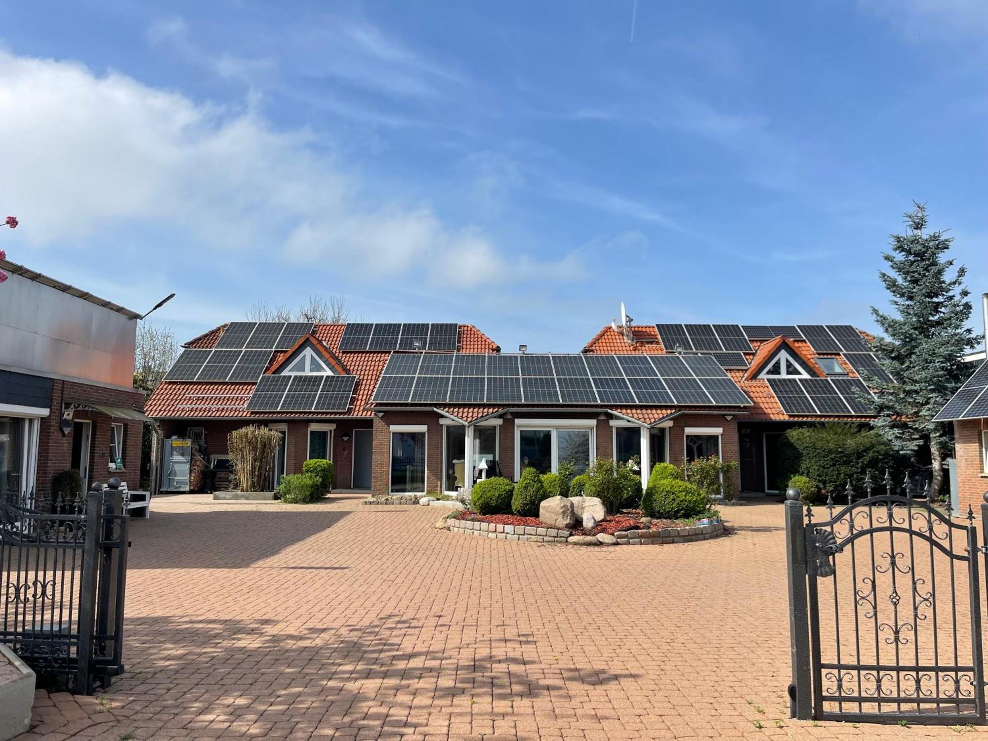 Modern House Gehrden Auf 2 Etagen, Nice Garten, Barbecue, Contactless Check-In, Free Parking ภายนอก รูปภาพ