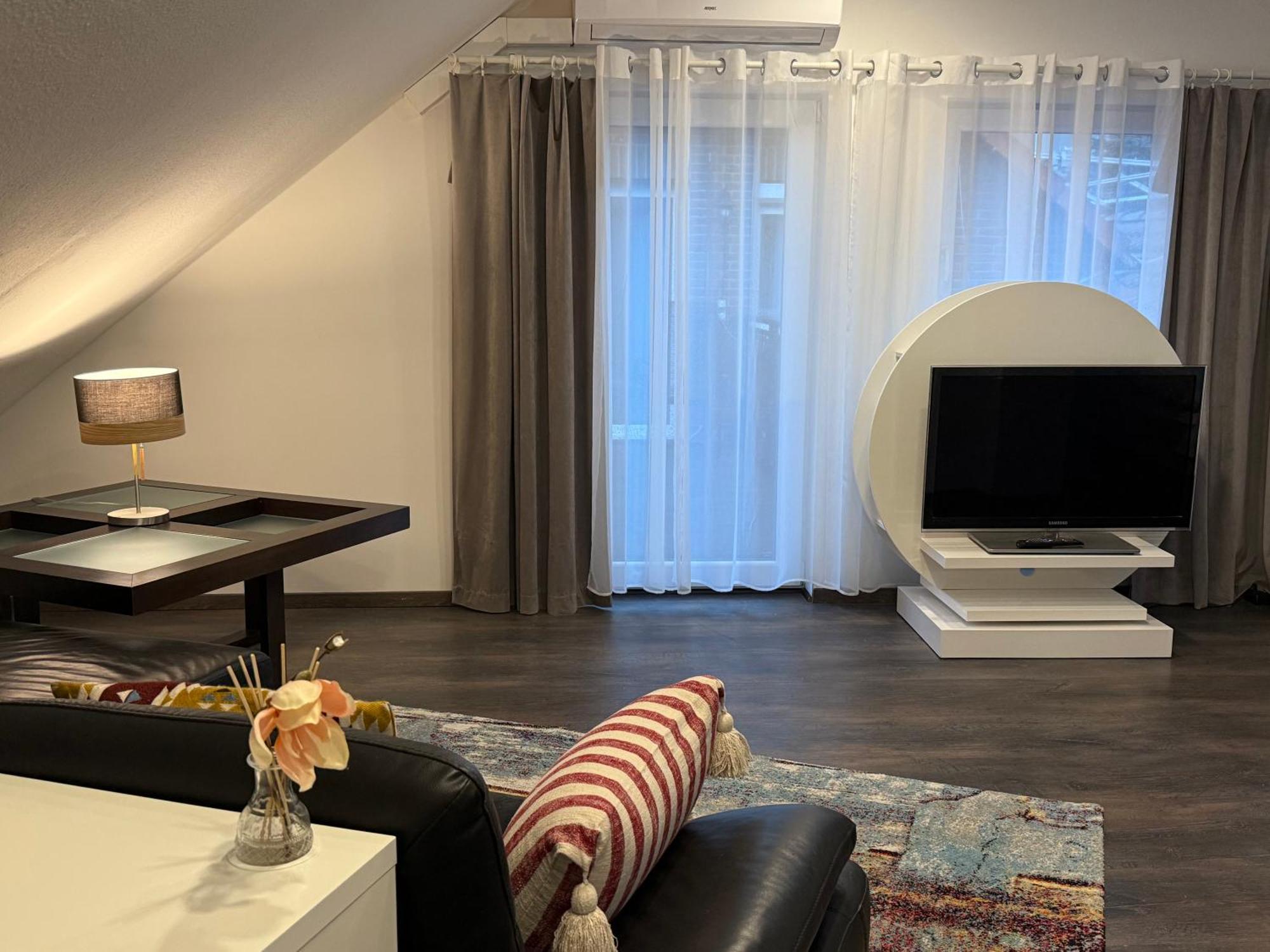 Modern House Gehrden Auf 2 Etagen, Nice Garten, Barbecue, Contactless Check-In, Free Parking ภายนอก รูปภาพ